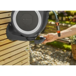 Gardena Wandslangenbox Roll Up 15 Grijs/wit Meter Incl. Tuinspuit -Gardena 123 740